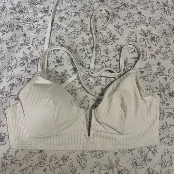 4/$13 shade & shore bikini top - Picture 1 of 3
